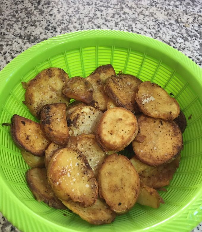Una foto de Papas fritas con paprika