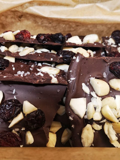 Foto de Chocolates com Amêndoas, Arandos e Flor de sal