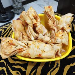 A picture of Peri peri Bow Tie Crisps.