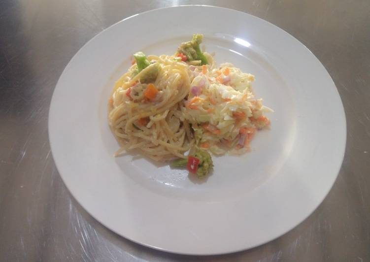 How to Make Homemade Spaghetti cabonera with Broccoli and a Winter Slaw..