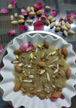 दूधा चा शिरा (doodh sheera recipe in marathi) रेसिपी चे मुख्य फोटो 