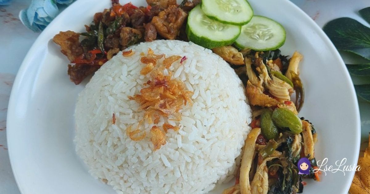 Nasi Uduk Ayam Suwir Khas Betawi