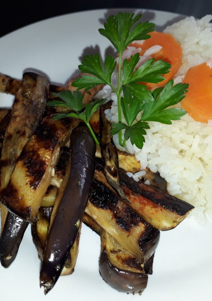 Una foto de Berenjenas grilladas 🍆