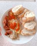 Bánh mì trứng ốp la chà bông xúc xích