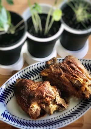 Una foto de Codillo meloso asado