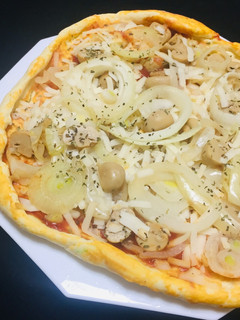 Una foto de Pizzas 🍕de Champiñones 🍄 con Cebolla 🧅 y Palmitos 🍷 🙌