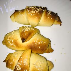 A picture of Bread with cream cheese.