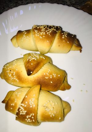 A picture of Bread with cream cheese.