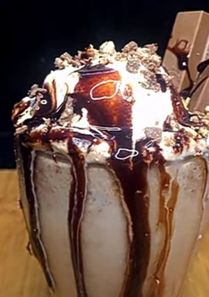A picture of Kit kat shake.