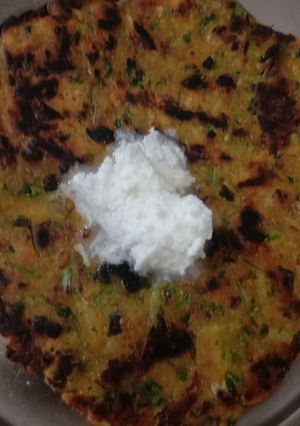 A picture of Methi paratha.