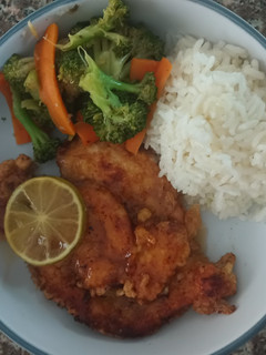 Una foto de Pechuga de pollo al limón