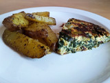 Papas rústicas con tortilla de espinaca y zapallo italiano