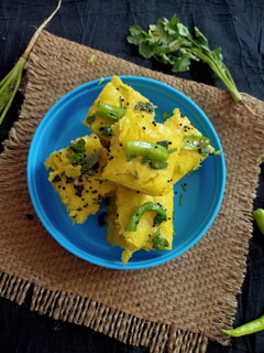 વાટી દાળ ના ખમણ(Vati Daal Khaman Recipe In Gujarati) રેસીપી મુખ્ય ફોટો
