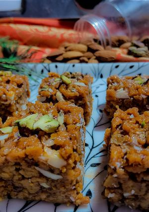 डोडा बर्फी (doda barfi recipe in Hindi) रेसिपी मुख्य फोटो