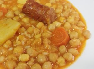 Foto principal de Potaje de garbanzos con chorizo
