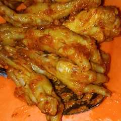 A picture of Ceker ayam pedas.