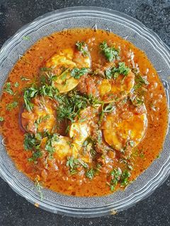 अंडा करी (anda curry recipe in marathi) रेसिपी चे मुख्य फोटो