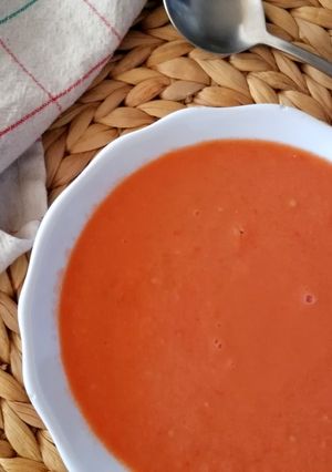 Una foto de Gazpacho andaluz 🍅🥒🧅🧄
