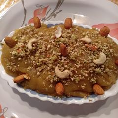 A picture of Besan ka halwa.