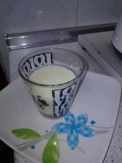 Una foto de Batido de yogur y gelatina de limón