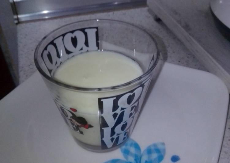 Batido de yogur y gelatina de limón
