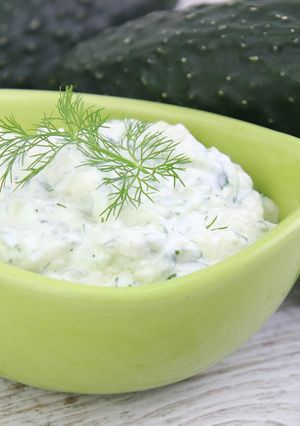 Una foto de Tzatziki griego