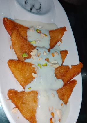 शाही टुकड़ा विद रबड़ी (Shahi tukda with rabdi recipe in hindi) रेसिपी मुख्य फोटो