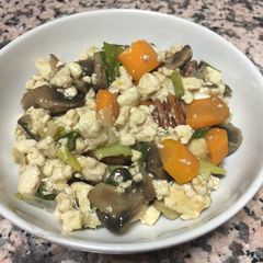 A picture of Glazed tofu scramble (vegan & gluten-free).