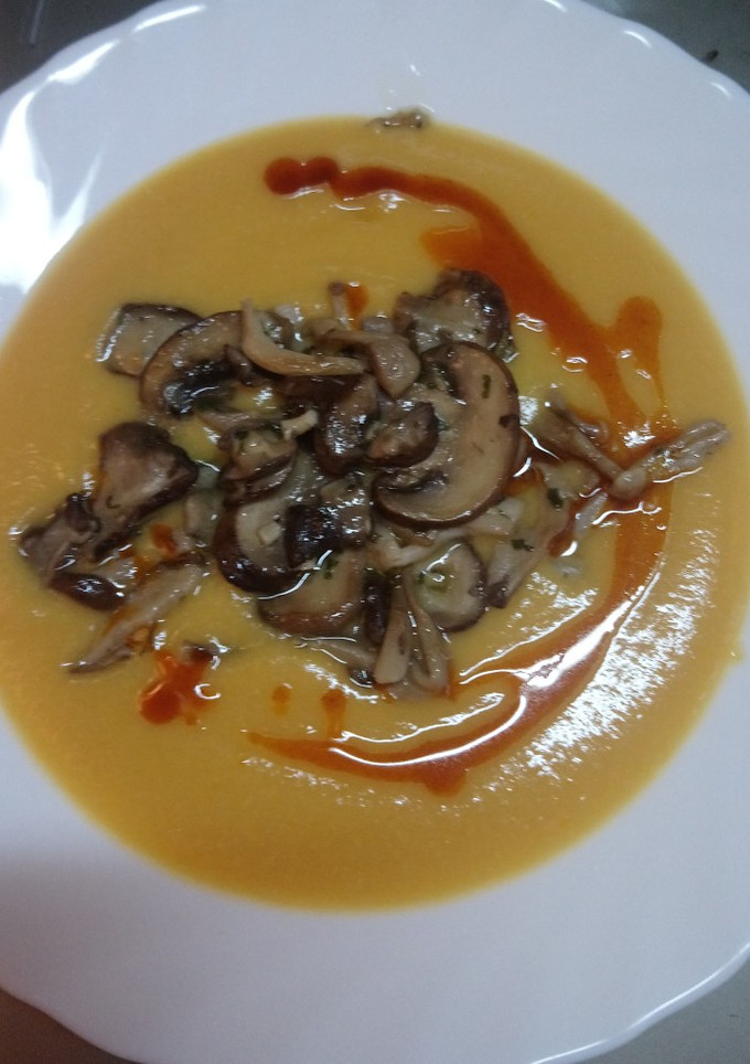 Una foto de Crema de garbanzos con setas
