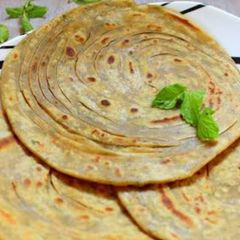 A picture of Lachha paratha.