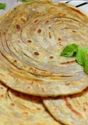 A picture of Lachha paratha.