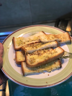 Foto resep Garlic Bread terdesak