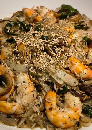 Una foto de Salteado de arroz y langostinos