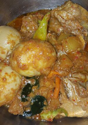 Foto resep Semur Ayam Telur Kentang