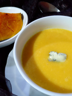 Una foto de Crema de calabaza y Gorgonzola