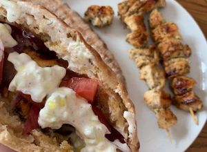 Zdjęcie przepisu Souvlaki – greckie szaszłyki z kurczaka.