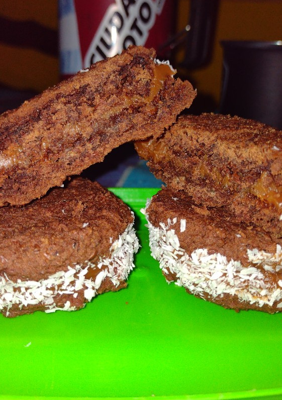 Una foto de Alfajores de lentejas