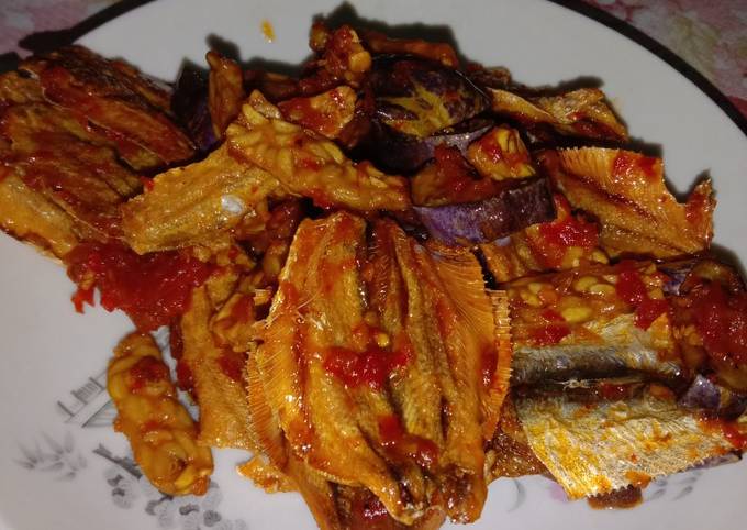 Sambal tempe terong ikan belah kering