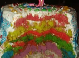 Una foto de Torta arcoiris