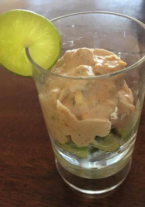 Una foto de Cocktail de camarones a la criolla *