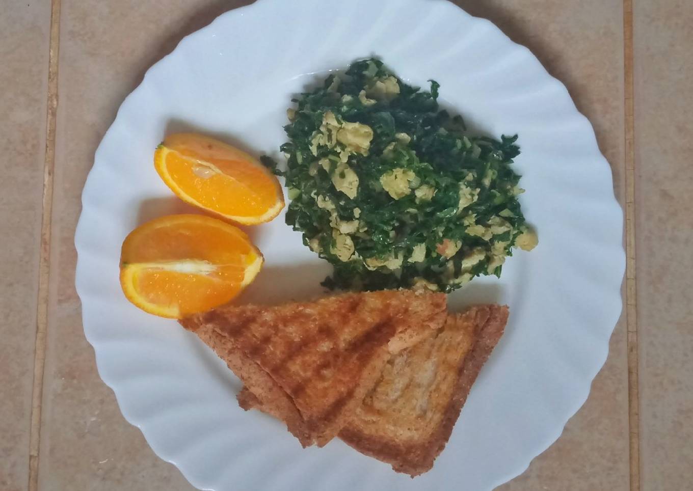 Eggs spinach & toast sandwich