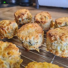 A picture of Cheese scones.