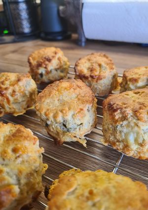 A picture of Cheese scones.