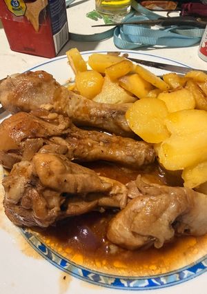 Una foto de Jamoncitos con Coca-Cola