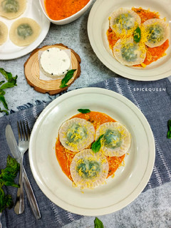 A picture of Spinach and Feta Ravioli.