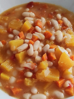 Una foto de Potaje de alubias con calabaza