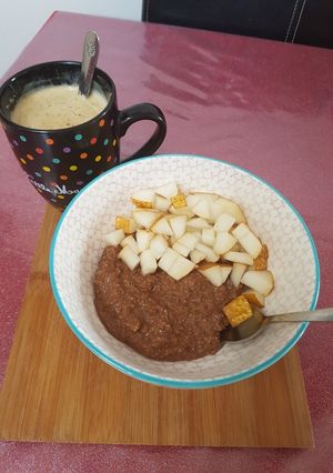 O poză a rețetei Terci cu ovăz, nesquik și pară.