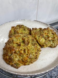 Una foto de Hamburguesa de brócoli en freidora de aire