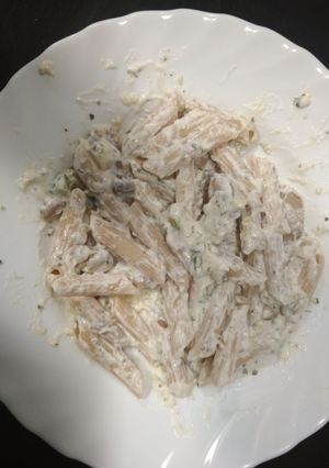 Una foto de Macarrones integrales con champiñón y calabacín