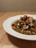 Zuppa di funghi e legumi